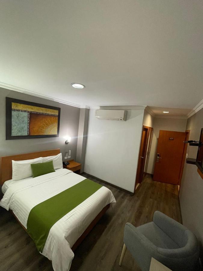 Hotel Plaza Monte Carlo Guayaquil Exterior foto