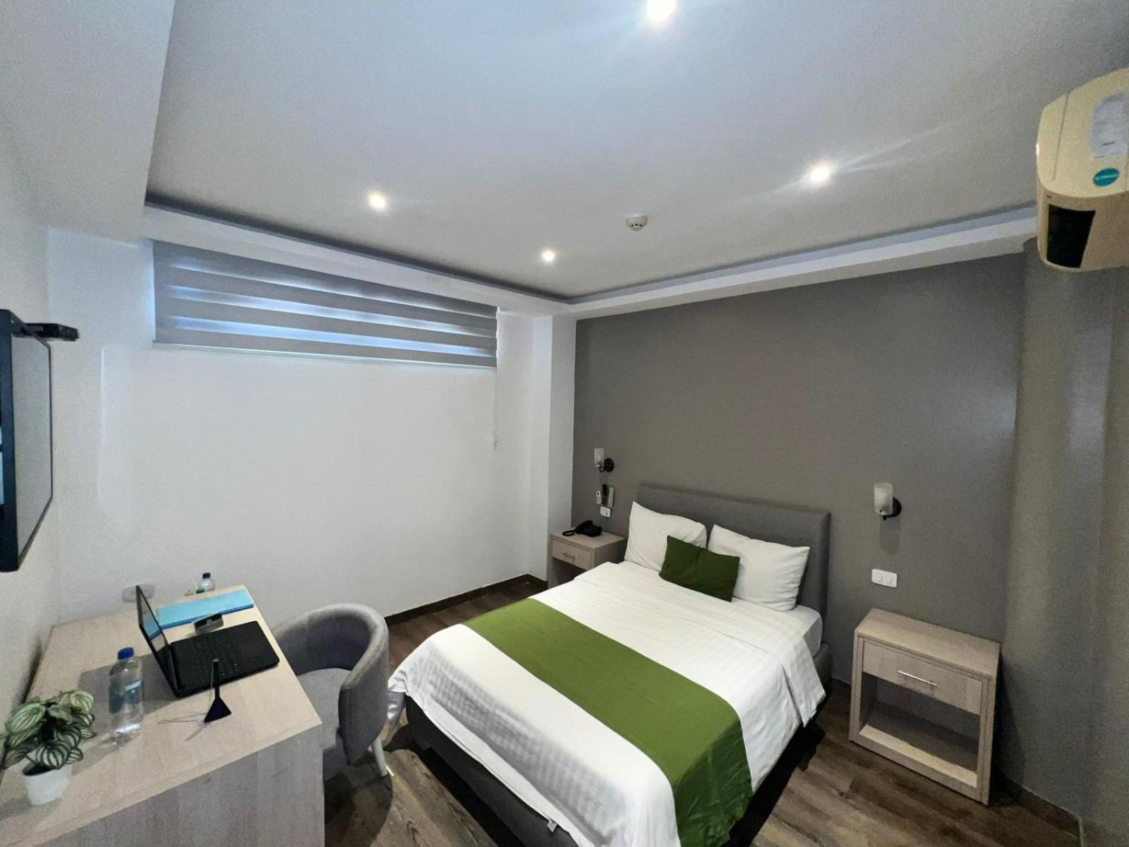 Hotel Plaza Monte Carlo Guayaquil Exterior foto